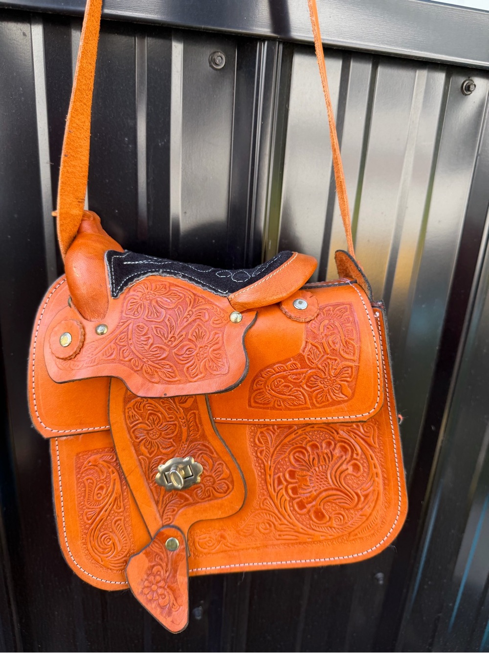 Large Vintage Tooled Leather Saddle-Style Crossbody Bag in Cognac.